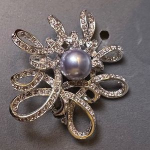 Vintage Nolan Miller Gray Baroque Pearl and Clear Rhinestone Vintage Brooch Pin